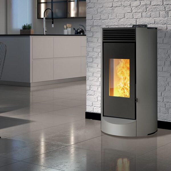 Stufa a pellet Landa E 4-9,5KW - Caminetti Montegrappa ambientazione
